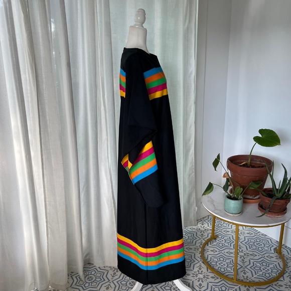 STUNNING 1970s BEVERLY VOGUE  RAINBOW KAFTAN MAXI DRESS – VINTAGE M (L) - Picture 3 of 9